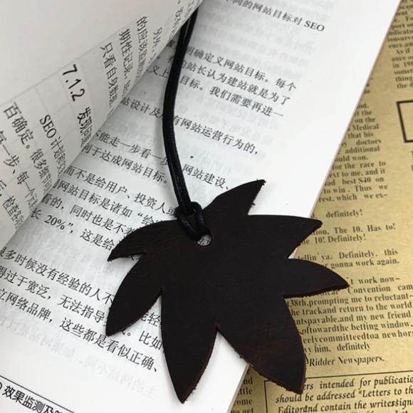 책이랑 가죽 단풍잎 책갈피(블랙)