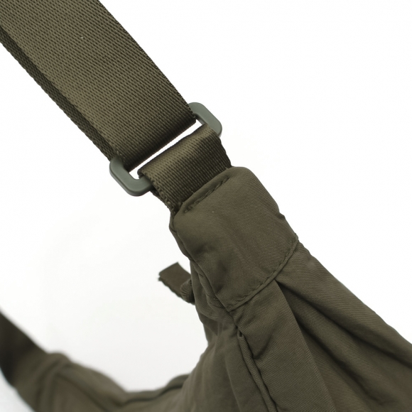 데일리 반달 크로스백(카키)